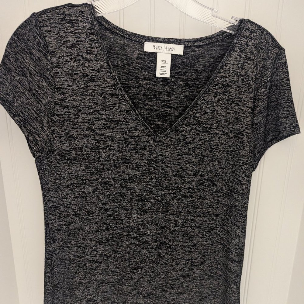 White House Black Market XXS v neck top